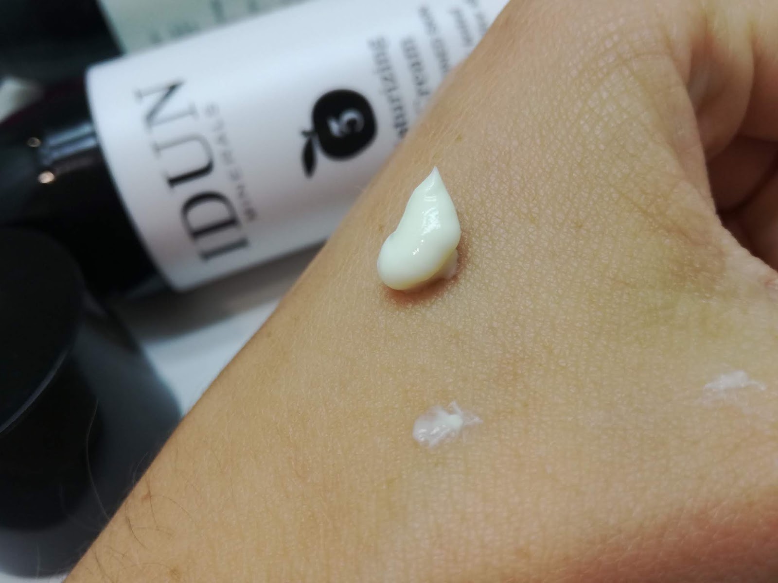 Idun Minerals dnevna krema